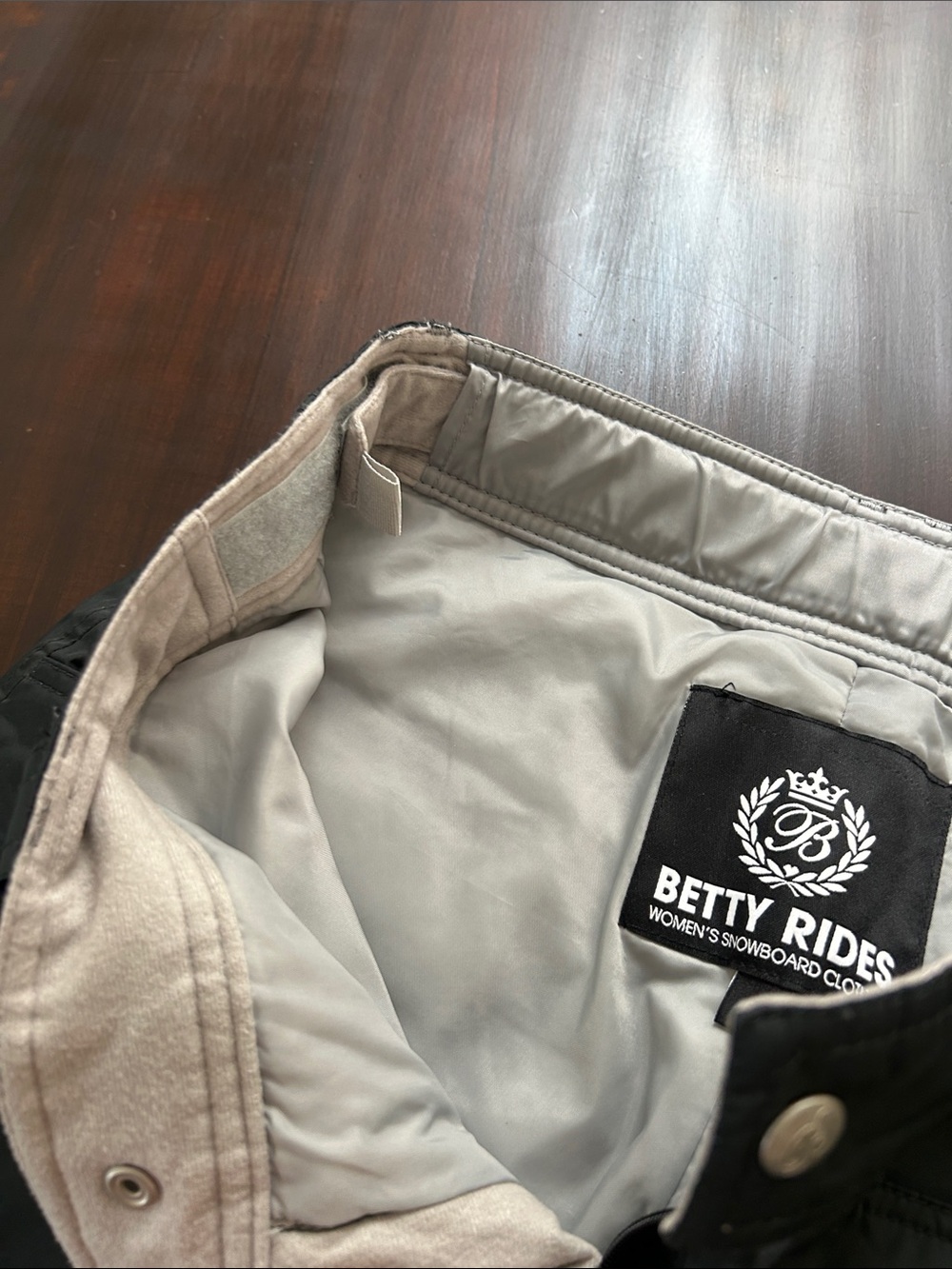 Betty Rides Black Insulated Ski Snowboard Pants Vented Women's Size S - Picture 12 of 16